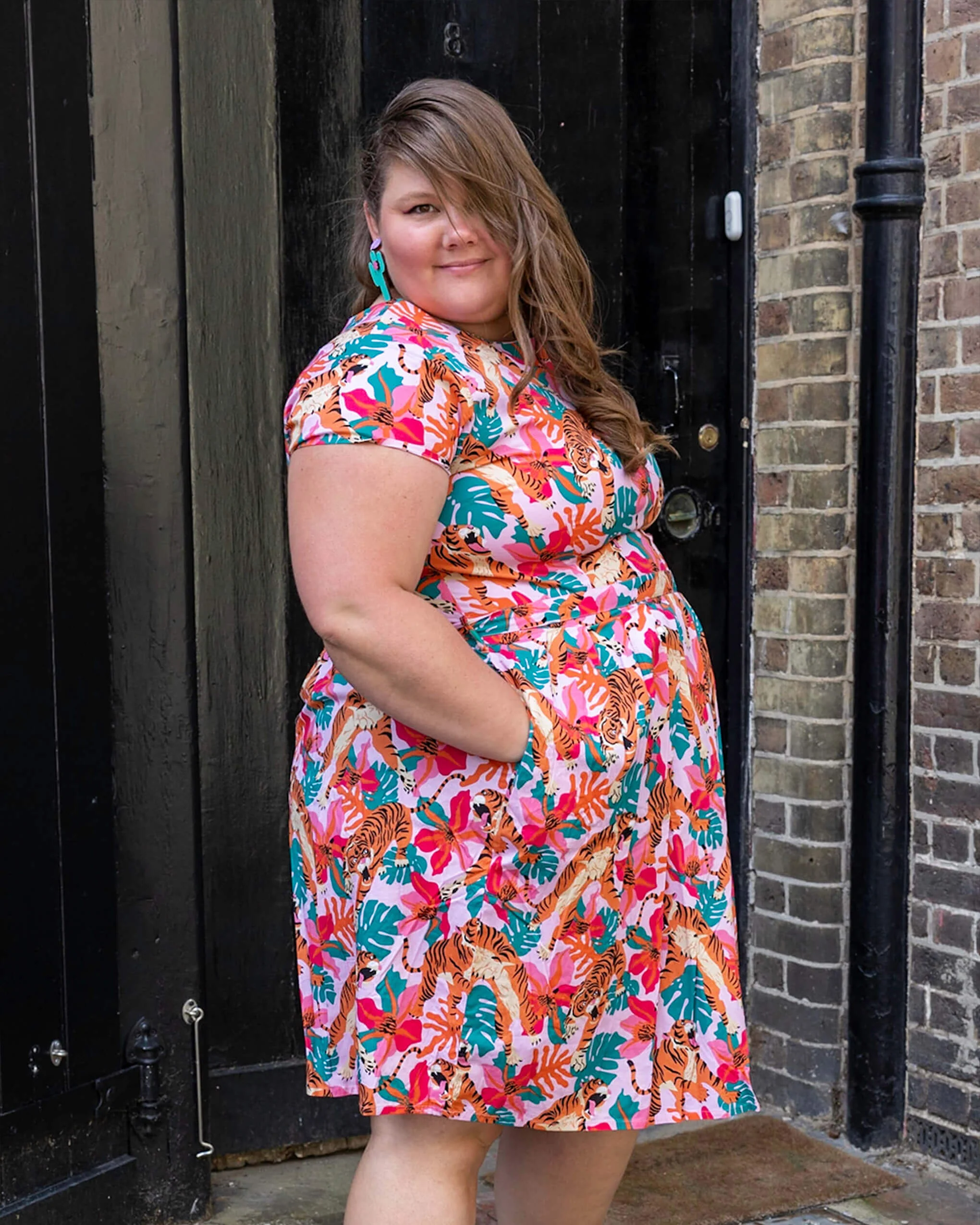 Tiger Lily Stretch Belted Tea Dress with Pockets - Image 4