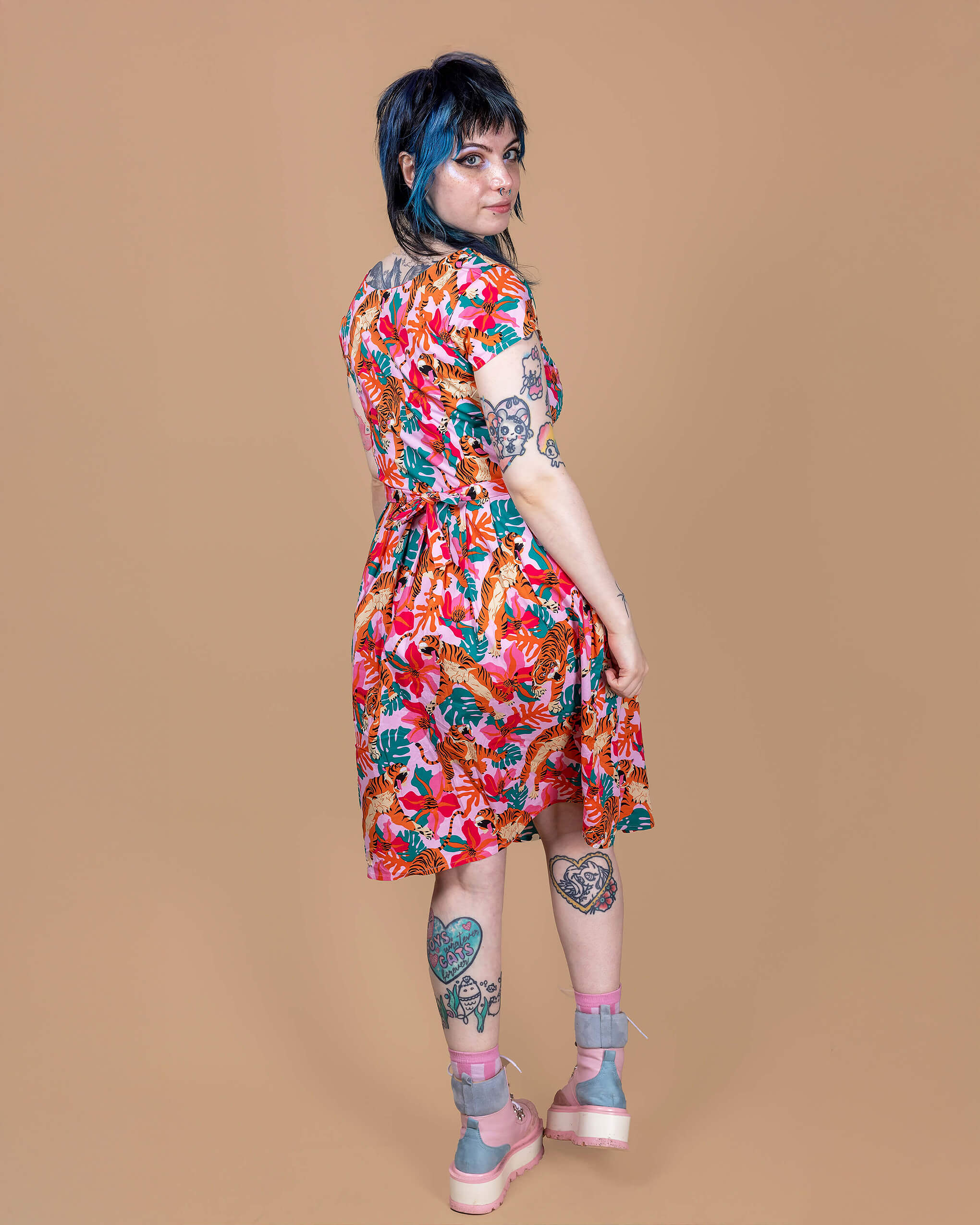 Tiger Lily Stretch Belted Tea Dress with Pockets - Image 7