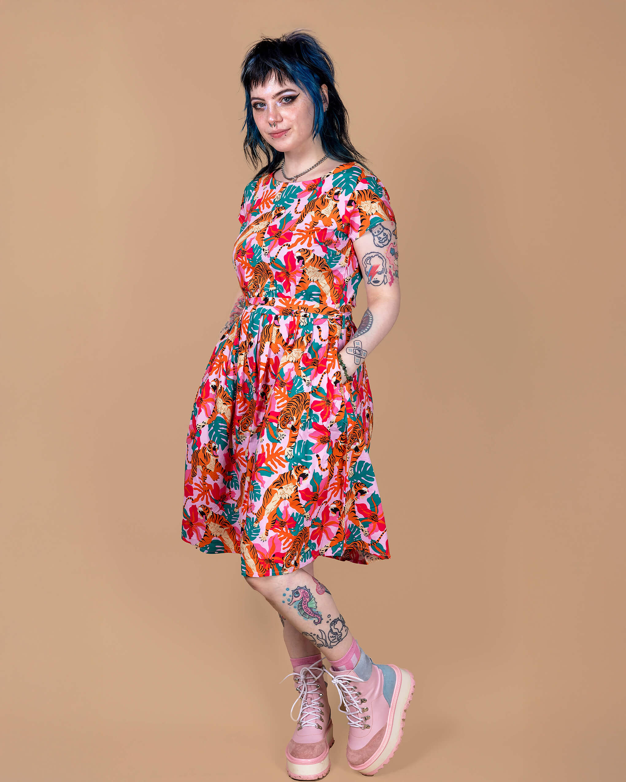 Tiger Lily Stretch Belted Tea Dress with Pockets - Image 8